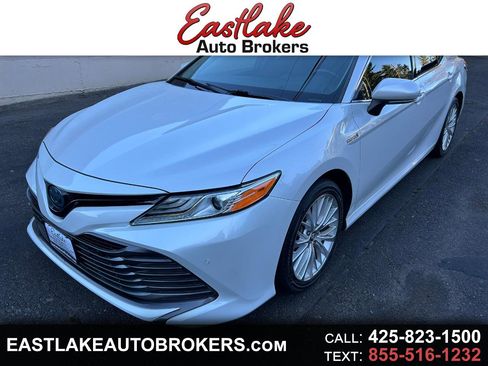 Used 2018 Toyota Camry XLE image 1