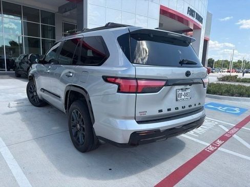 Used 2024 Toyota Sequoia Platinum AWD/4WD image 6