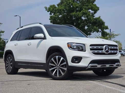 Certified 2023 Mercedes-Benz GLB 250 4MATIC image 2