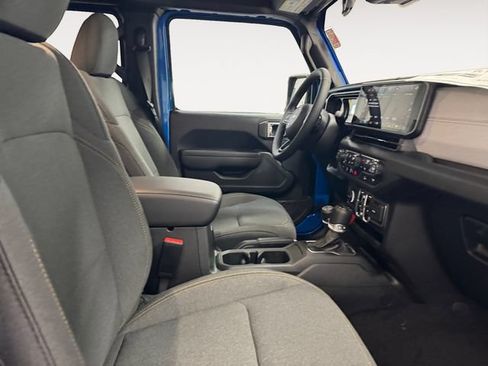 Used 2025 Jeep Wrangler Unlimited Sport AWD/4WD image 25