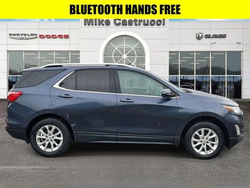 Used 2019 Chevrolet Equinox LT w/ Sun & Navigation Package AWD/4WD image 3