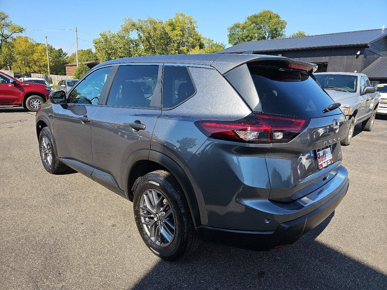 Used 2024 Nissan Rogue S AWD/4WD image 5