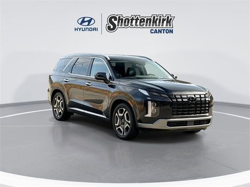 Used 2023 Hyundai Palisade Limited image 2