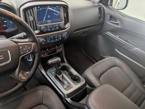 Used 2017 GMC Canyon SLE w/ All Terrain Package AWD/4WD image 13