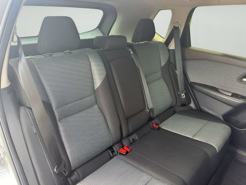 Used 2023 Nissan Rogue SV FWD image 14