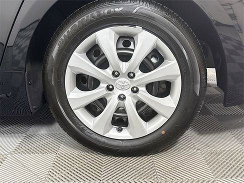 Certified 2025 Toyota Corolla LE image 4