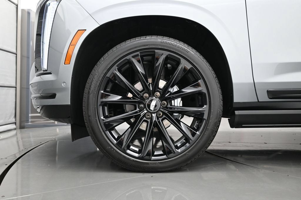 Used 2026 Cadillac Escalade Platinum Sport w/ LPO, ONYX Package AWD/4WD image 8