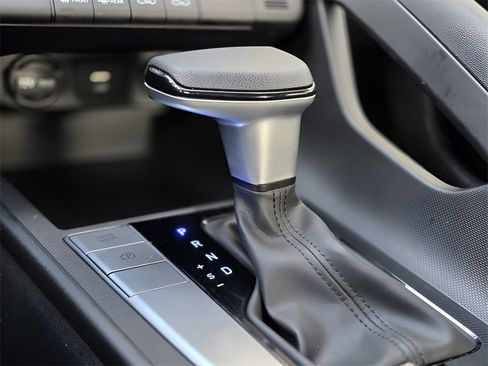 Used 2023 Hyundai Elantra SEL image 35