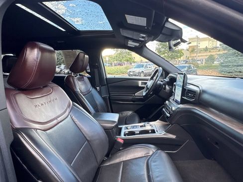 Used 2020 Ford Explorer Platinum w/ Premium Technology Package AWD/4WD image 19