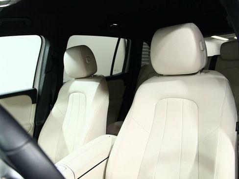 Certified 2025 Mercedes-Benz GLB 250 4MATIC image 19