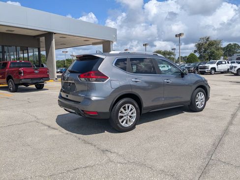 Used 2019 Nissan Rogue SV AWD/4WD image 4