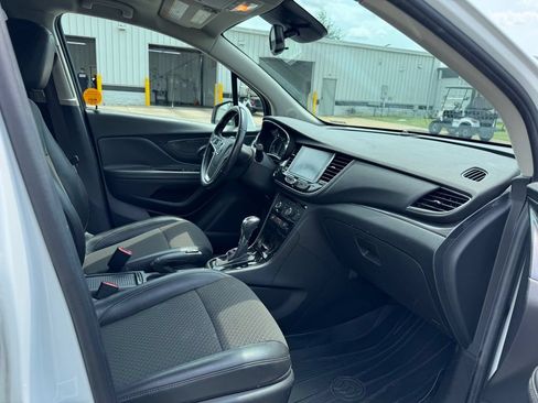 Used 2020 Buick Encore Preferred FWD image 14