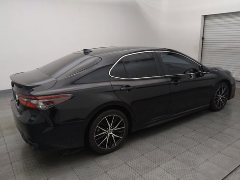 Used 2022 Toyota Camry SE w/ Convenience Package FWD image 10