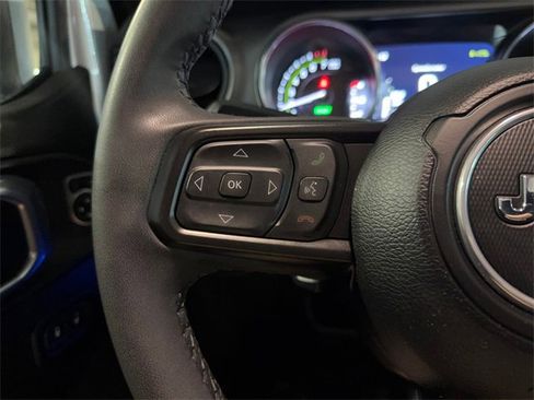 Used 2023 Jeep Wrangler Unlimited w/ Sun & Screen Package image 14