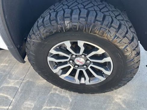 Used 2021 GMC Sierra 1500 AT4 w/ AT4 Value Package image 4