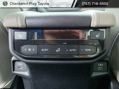 Used 2024 Toyota Grand Highlander XLE image 41