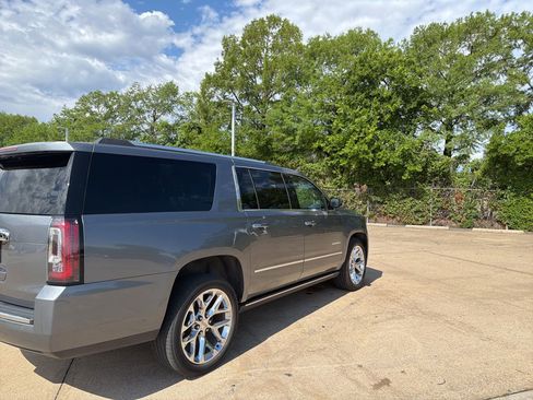 Used 2020 GMC Yukon XL Denali w/ Open Road Package RWD image 4