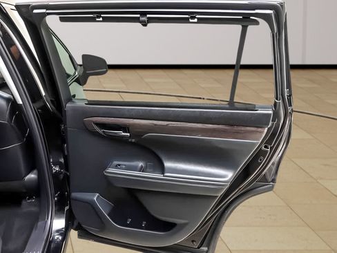 Used 2022 Toyota Highlander Limited AWD/4WD image 28
