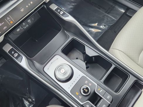 Certified 2025 Kia Sorento EX image 25