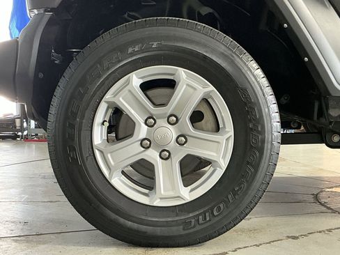 Used 2021 Jeep Wrangler Sport S image 20