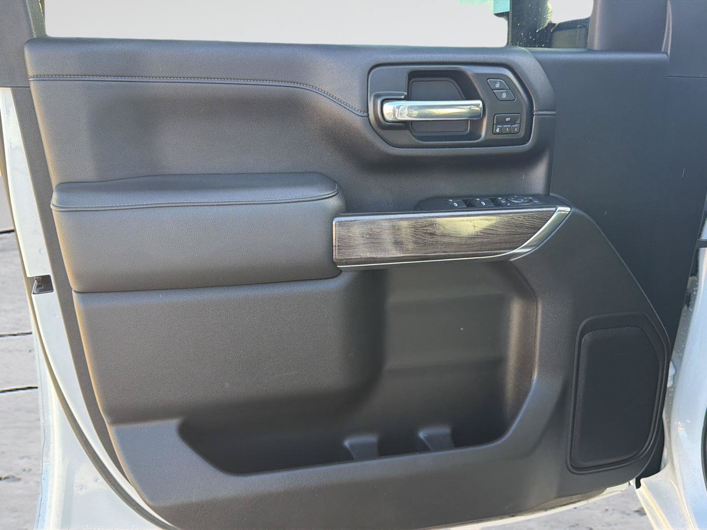 Used 2021 Chevrolet Silverado 2500 LTZ w/ LTZ Plus Package AWD/4WD image 20