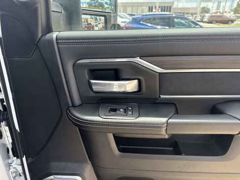 Used 2026 RAM 2500 Laramie AWD/4WD image 14