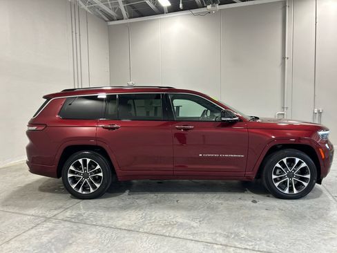 Used 2023 Jeep Grand Cherokee L Overland w/ Advanced Protech Group III AWD/4WD image 5