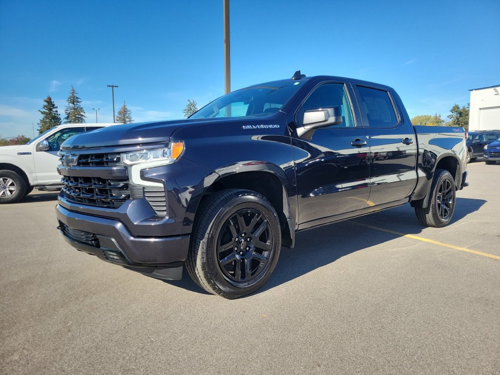 Used 2023 Chevrolet Silverado 1500 RST w/ Max Trailering Package AWD/4WD image 2