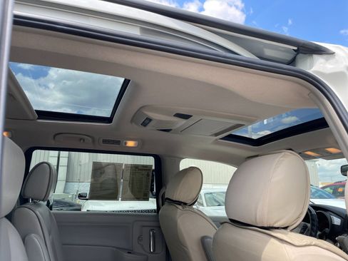 Used 2014 Nissan Quest SL FWD image 21