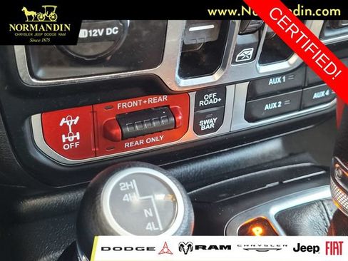 Certified 2025 Jeep Wrangler Unlimited Rubicon w/ Convenience Group AWD/4WD image 12