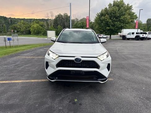 Used 2023 Toyota RAV4 SE w/ Weather & Moonroof Package AWD/4WD image 8