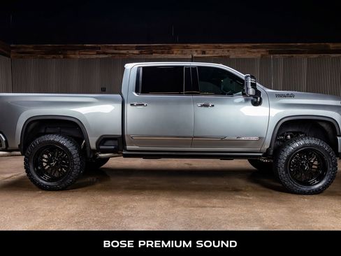 Used 2025 Chevrolet Silverado 2500 High Country w/ Technology Package image 11