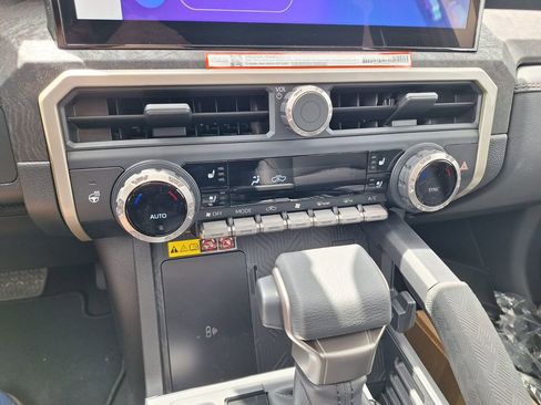 New 2026 Toyota Tacoma Limited AWD/4WD image 21