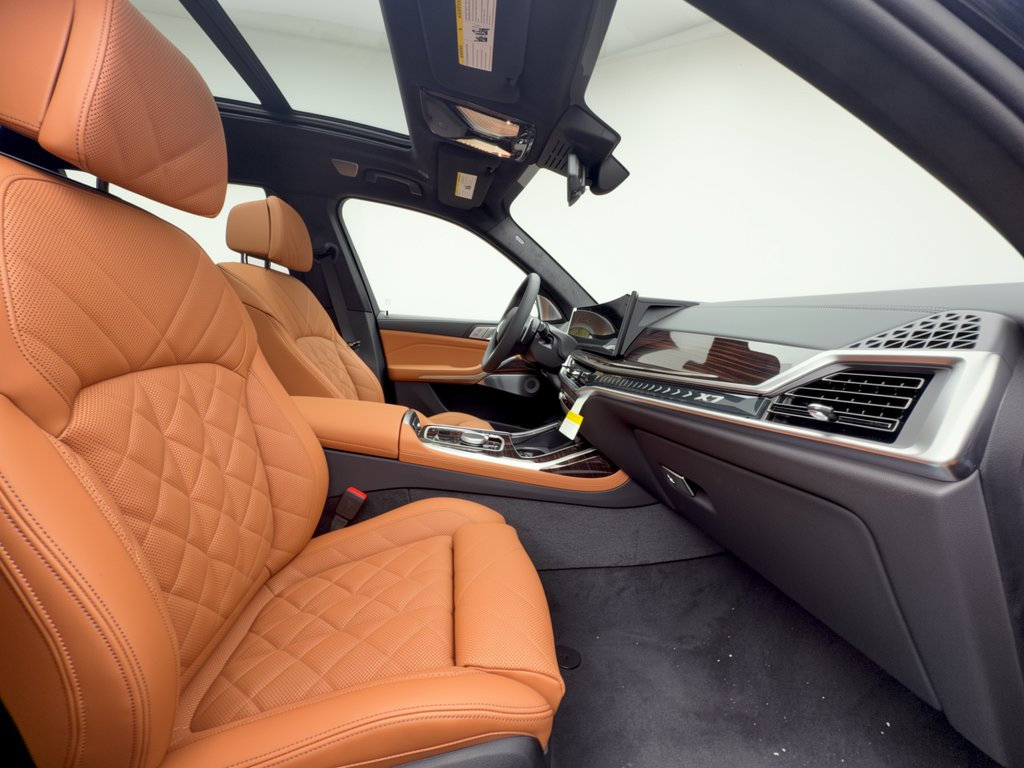 Used 2027 BMW X7 xDrive40i w/ M Sport Package AWD/4WD image 29
