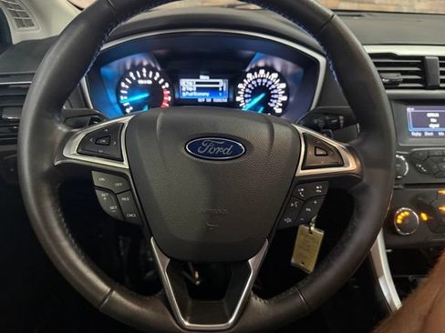 Used 2015 Ford Fusion SE w/ Equipment Group 201A FWD image 17