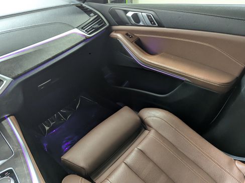 Used 2022 BMW X5 sDrive40i w/ Premium Package image 11