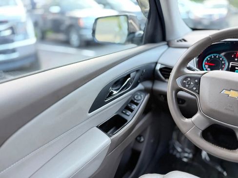 Used 2018 Chevrolet Traverse Premier AWD/4WD image 25