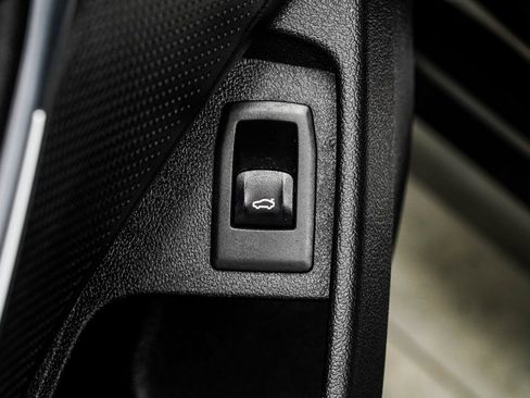 Used 2025 BMW 330i Sedan image 34