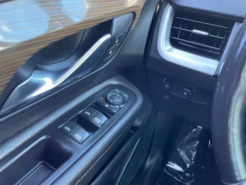 Used 2020 GMC Terrain SLE w/ Driver Convenience Package image 27