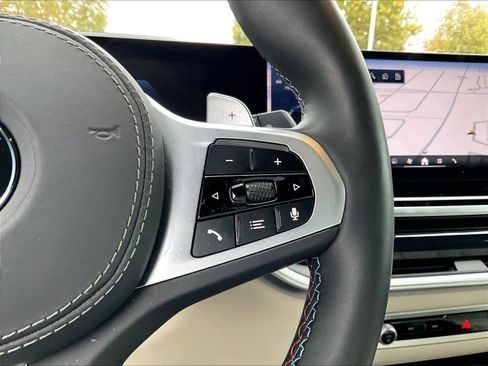 Used 2025 BMW X7 M60i AWD/4WD image 20