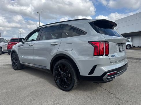 Used 2023 Kia Sorento SX image 4