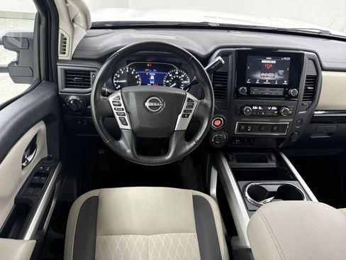 Used 2024 Nissan Titan SV w/ SV Convenience Package AWD/4WD image 11