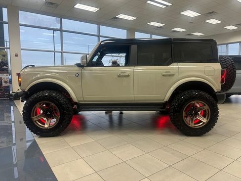 New 2025 Ford Bronco Outer Banks image 28