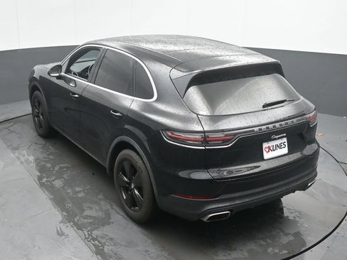 Used 2022 Porsche Cayenne AWD/4WD image 38
