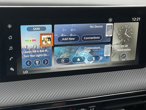 New 2025 Nissan Kicks SR image 31