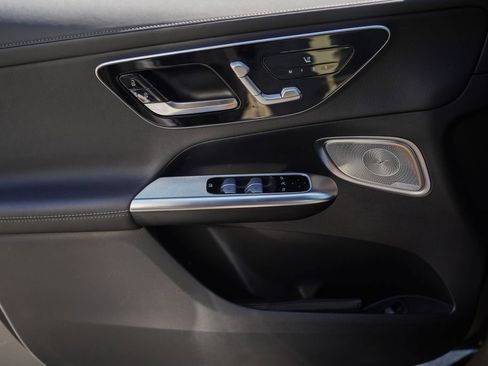 Used 2024 Mercedes-Benz GLC 300 4MATIC w/ AMG Line image 35