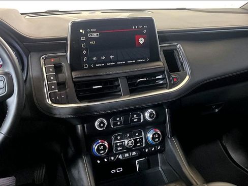 Used 2024 GMC Yukon XL AT4 w/ Technology Package AWD/4WD image 5