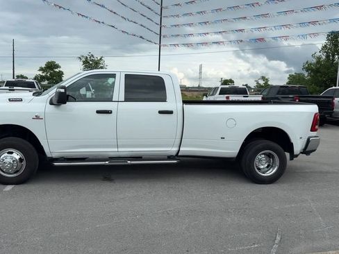 Used 2024 RAM 3500 Tradesman w/ Chrome Appearance Group AWD/4WD image 3