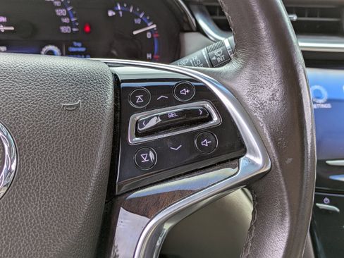 Used 2014 Cadillac XTS image 22