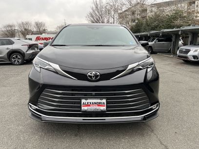 New 2026 Toyota Sienna Platinum